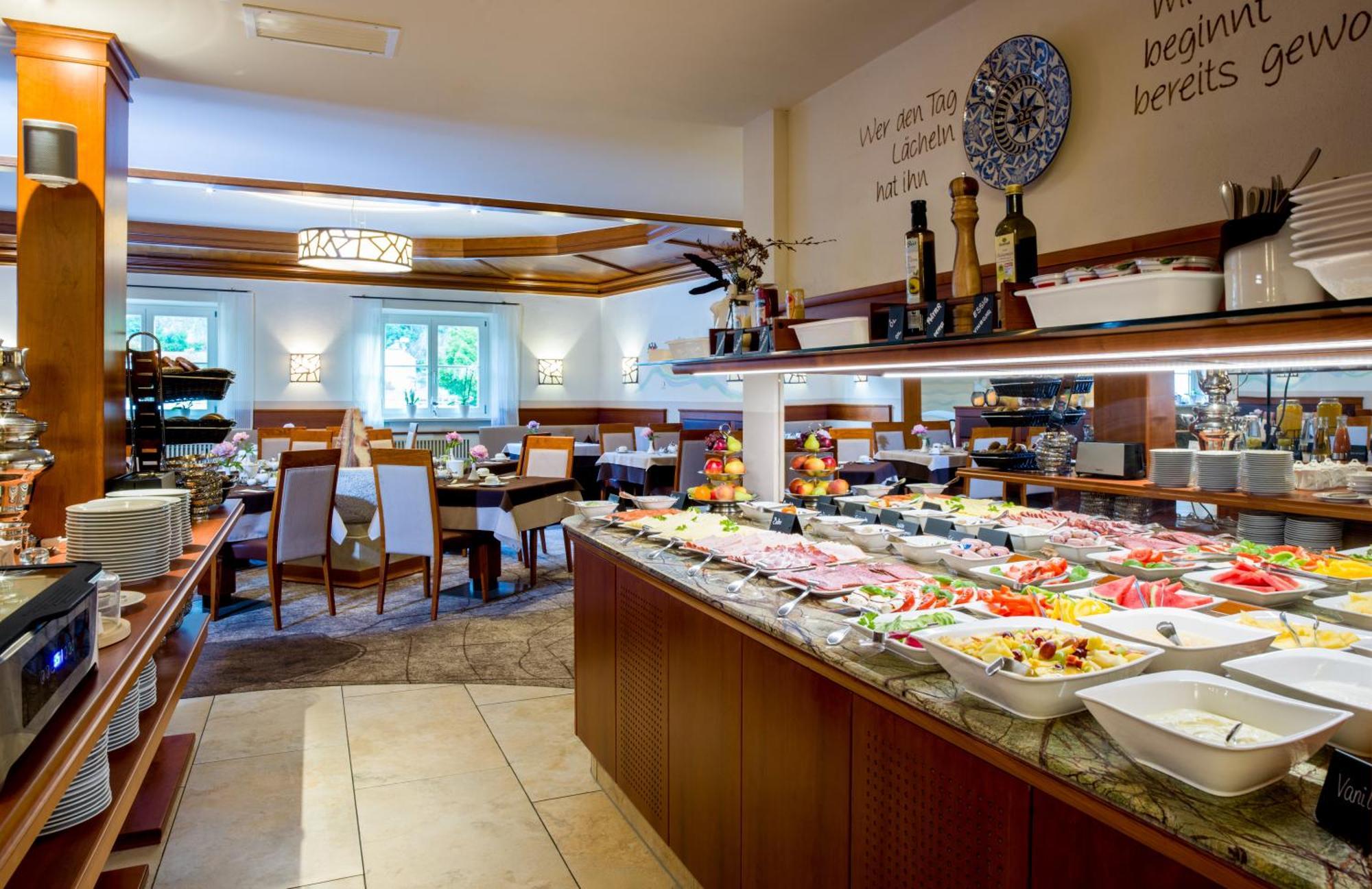 Koenig Hotel 4*